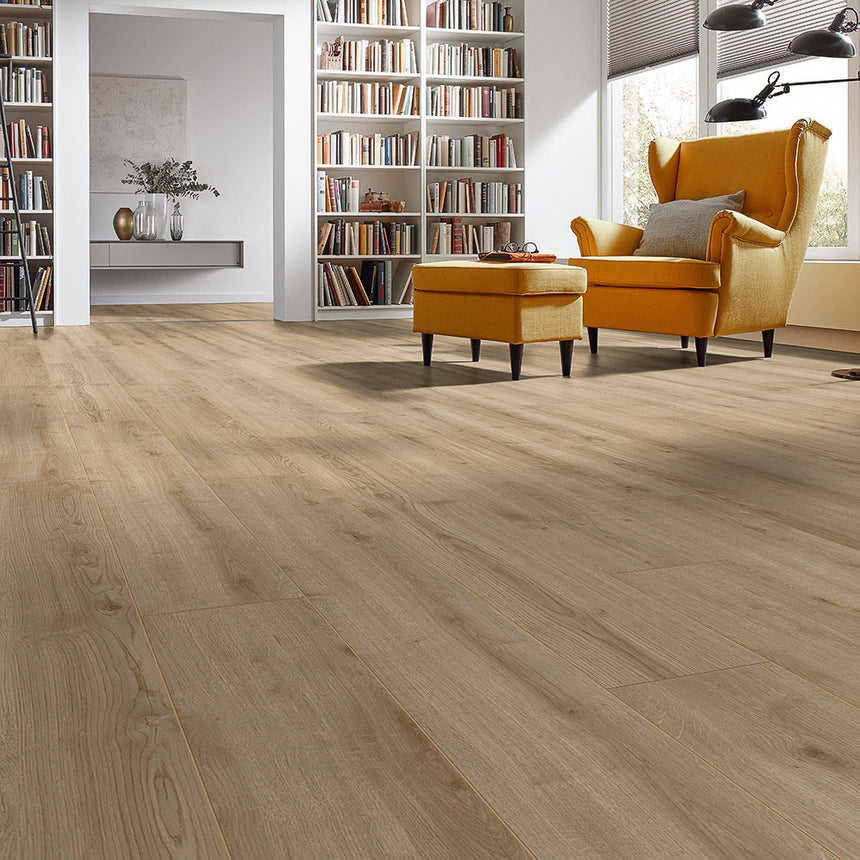 Adaja Eiche D40792 Robusto Villa 12mm Laminate Flooring by Kronotex
