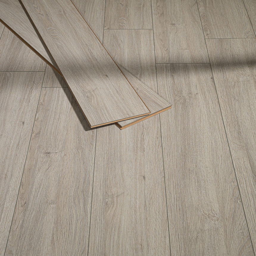 Aylesbury Oak Castillo 7mm Laminate Flooring