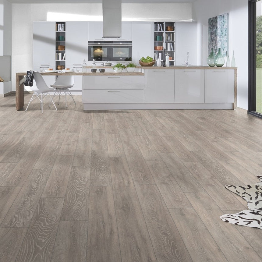 Boulder Oak 5542 Super Natural Classic 8mm Laminate Flooring by Krono Original