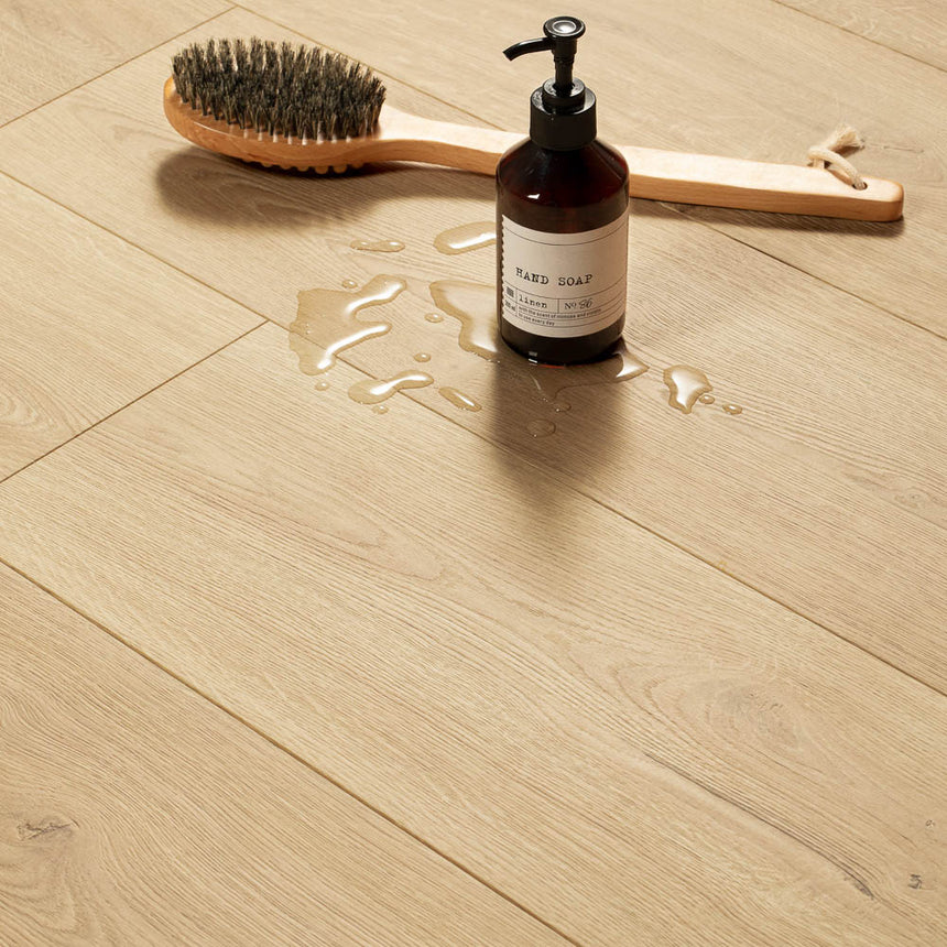 Brushed Oak Natural SIG4763 Capture 9mm Laminate Flooring by Quick-Step