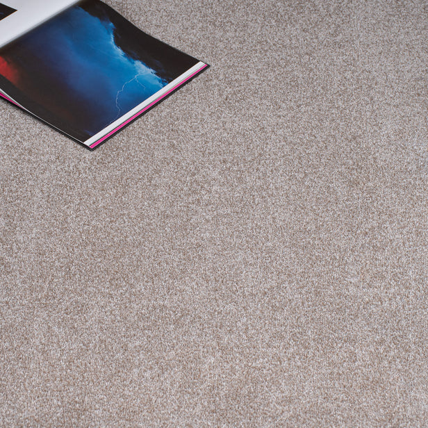 Full Moon 690 Soft Noble Saxony Carpet Clearance