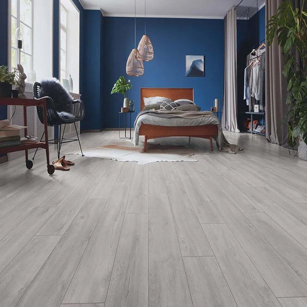 Grand Oak Grey D4956 Advanced 8mm Laminate Flooring by Kronotex