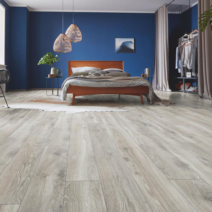 Highland Oak Silver D4797 Kronotex Mammut Laminate Flooring