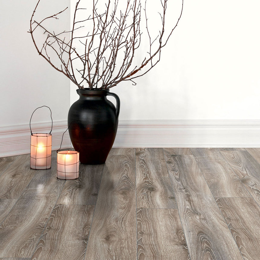 Highland Oak Titan D4796 Mammut 12mm Laminate Flooring by Kronotex