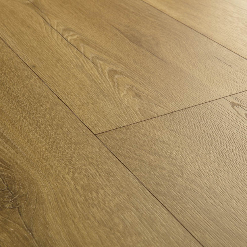 Honey Brown Oak CLM5792 Classic 8mm Laminate Flooring by Quick-Step