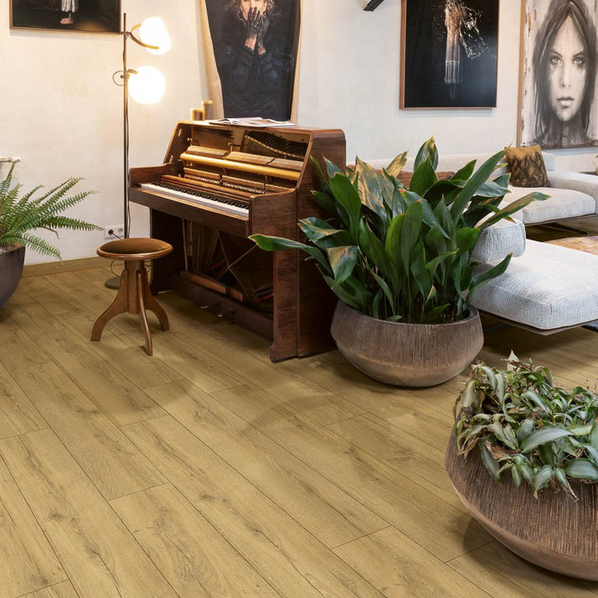 Honey Brown Oak CLM5792 Classic 8mm Laminate Flooring by Quick-Step