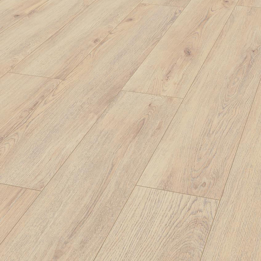 Norfolk Oak Beige D80582 Robusto Villa 12mm Laminate Flooring by Kronotex
