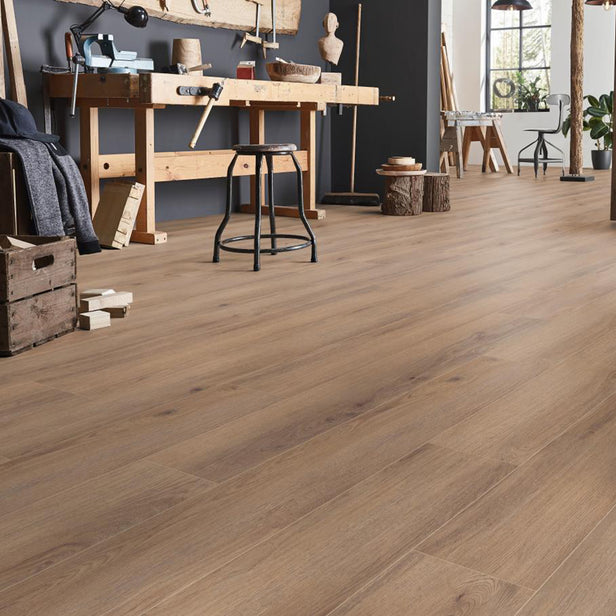 Norfolk Oak Bronze D80622 Robusto Villa 12mm Laminate Flooring by Kronotex