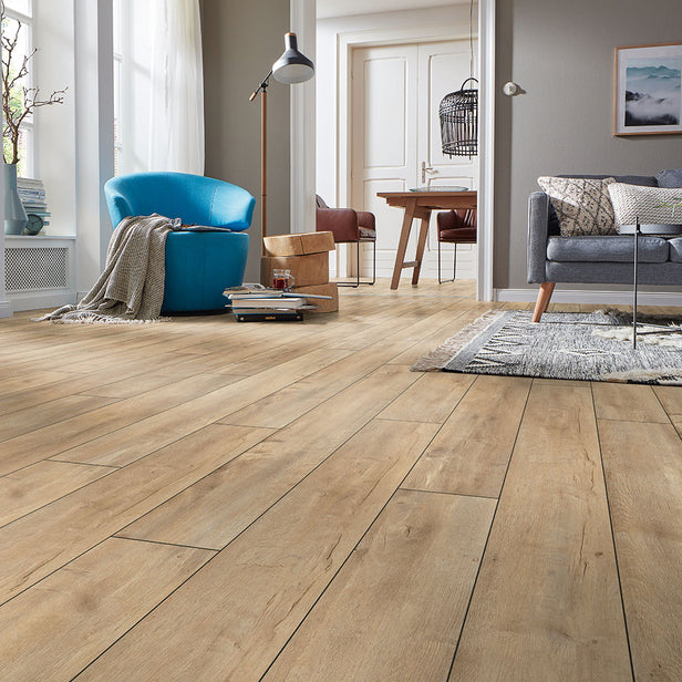 Oriental Oak Beige D4982 Exquisit 8mm Laminate Flooring by Kronotex