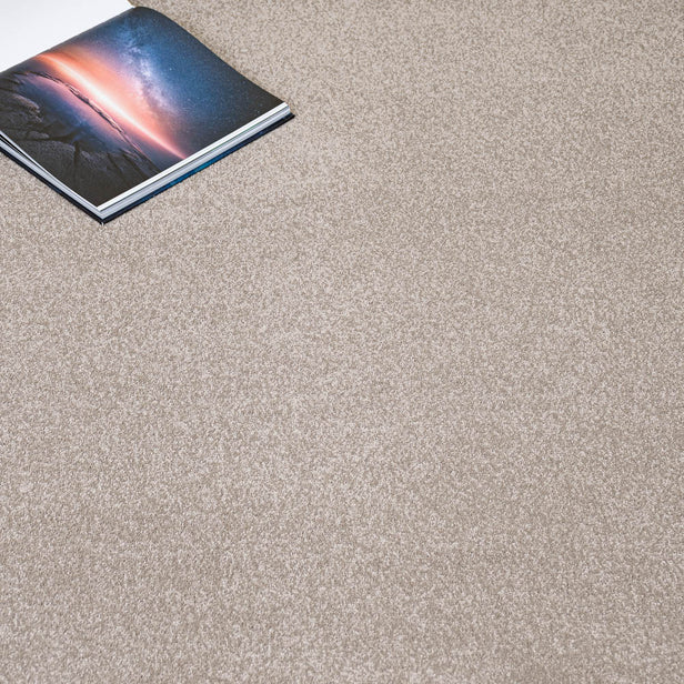 Pebble Beige 93 Bellevue Saxony Carpet