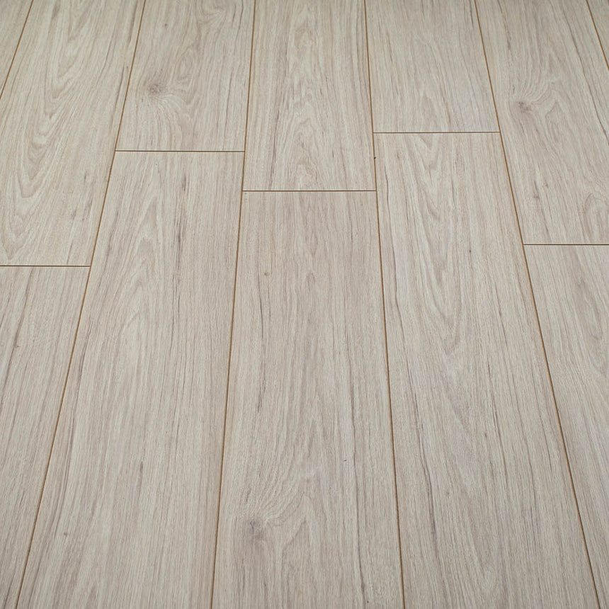 Somerset Oak Fortress 8mm Laminate Flooring