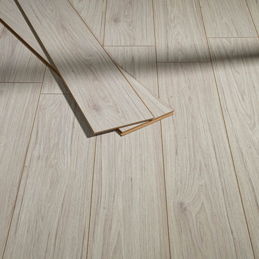 Somerset Oak Fortress 8mm Laminate Flooring