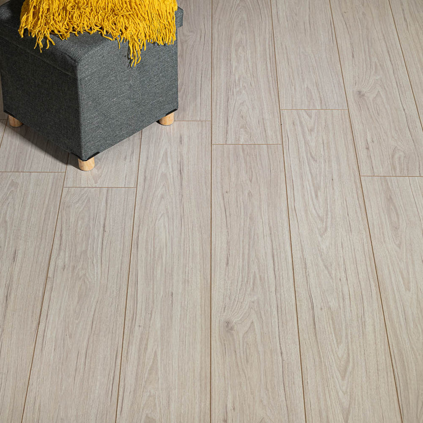 Somerset Oak Fortress 8mm Laminate Flooring