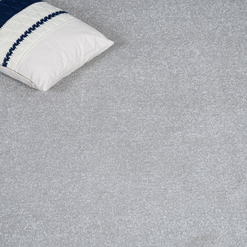 Topaz White 910 Soft Noble Saxony Feltback Carpet Clearance