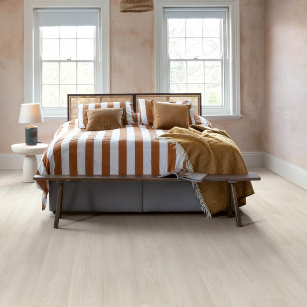 White Premium Oak SIG4757 Capture 9mm Laminate Flooring by Quick-Step
