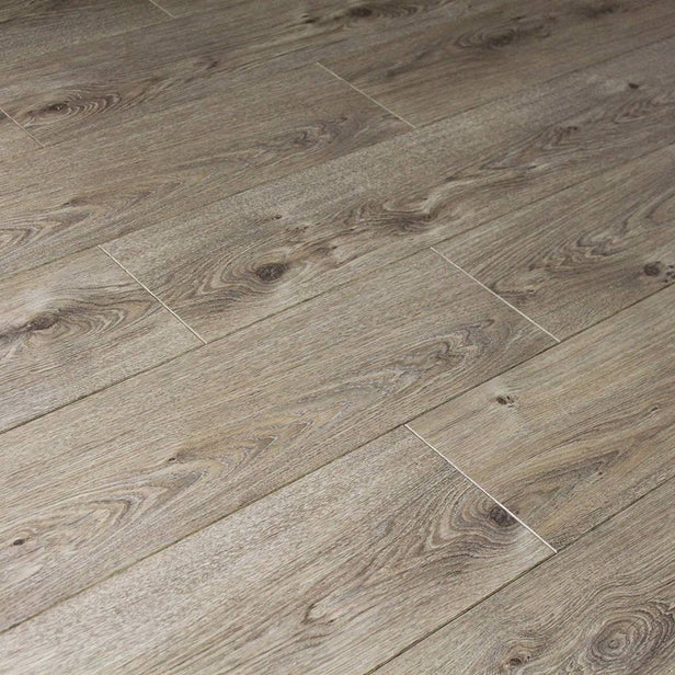 Elegant Oak Cuatro 8mm Laminate Flooring